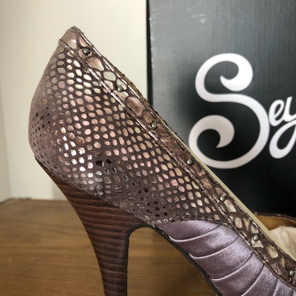 NWT Seychelles Pewter Heels in size 8.5 - Picture 3 of 6